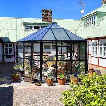 Växthus/Orangeri Metalcraft Hexagon Svart Aluminiumstomme med UV-Skyddat & Härdat Säkerhetsglas, 12,6 m²
