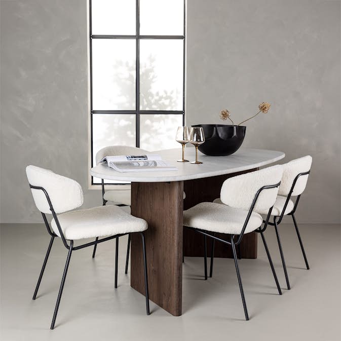 Matgrupp Venture Home Grönvik med 4 Chico Stolar