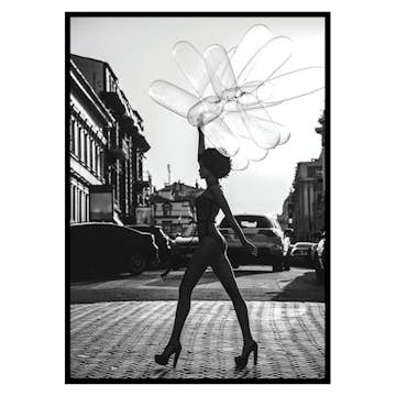 Poster Gallerix Holding Balloons