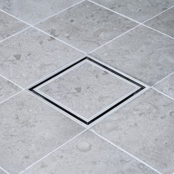 Golvbrunnsil Tebo Tile in Frame 147 Borstad