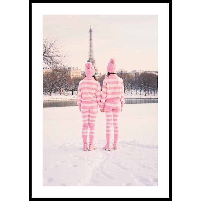 Poster Gallerix In Pajamas By The Eiffel Tower