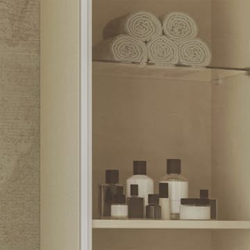 Glashylla Svedbergs till Högskåp