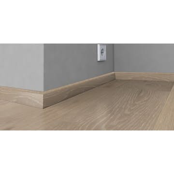 Sockel Kährs 19x40 mm Nouveau Gray/alloy