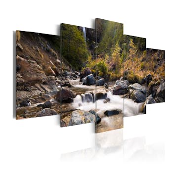 Tavla Arkiio A Waterfall In The Middle Of Wild Nature