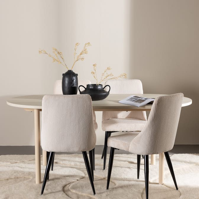 Matgrupp Venture Home Andy 180 med 4 st Leone Stolar