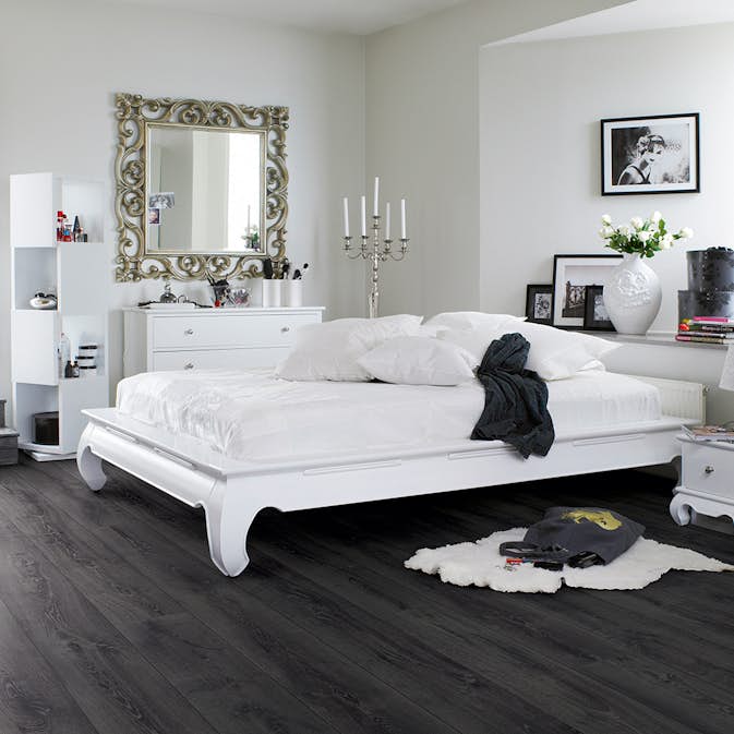 Laminatgolv Pergo Long Plank 4V Midnight Oak1-Stav