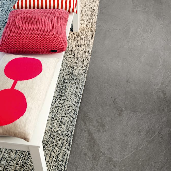Vinylgolv Pergo Tile Grey Scivaro Slate