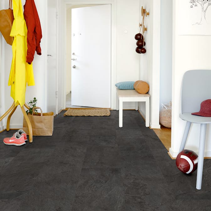 Vinylgolv Pergo Tile Black Scivaro Slate
