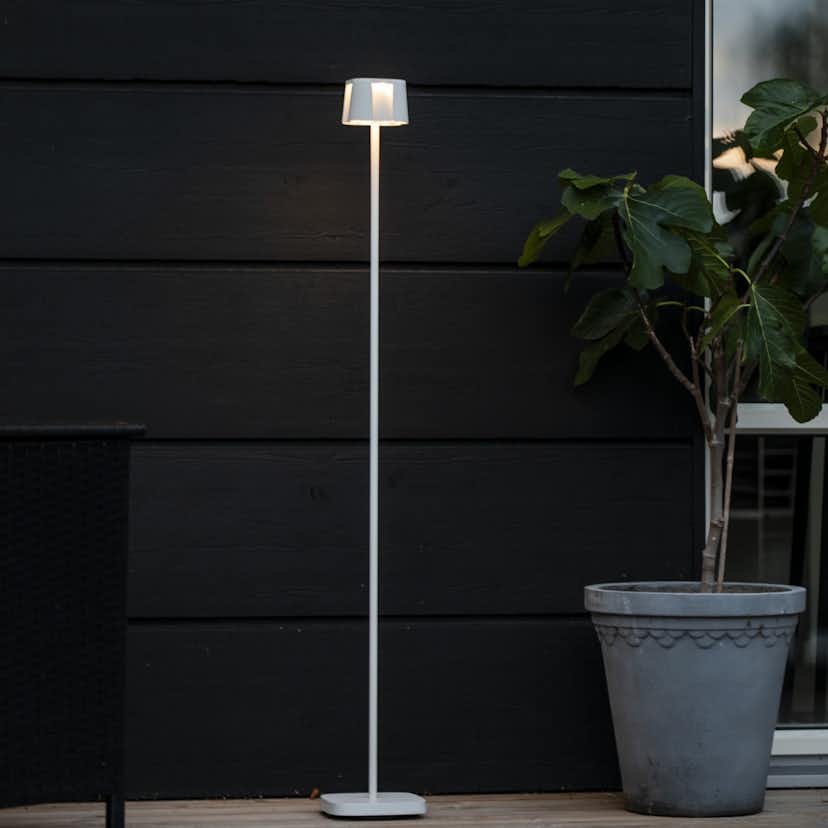 Golvlampa Gnosjö Konstsmide Nice USB