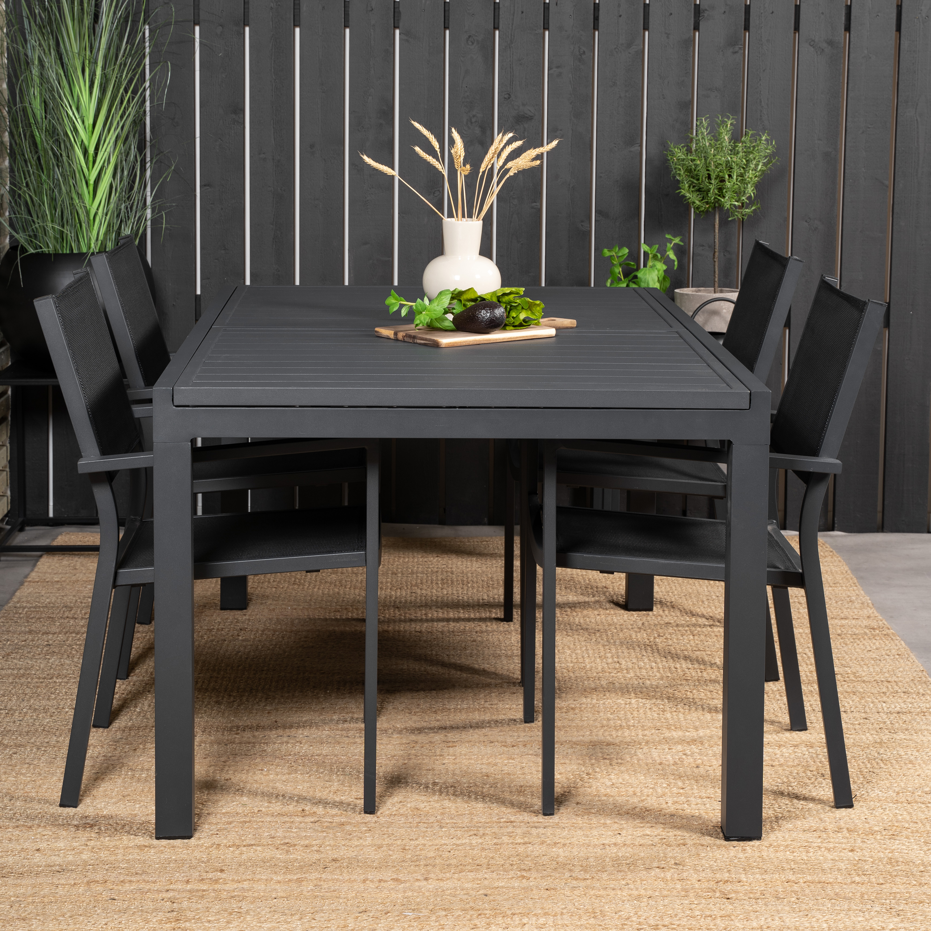 Marbella Bord160/240*100*H75-svart+Copacabana stol-svartt 4 Svart Bord, Svart stol med Svarta Ben