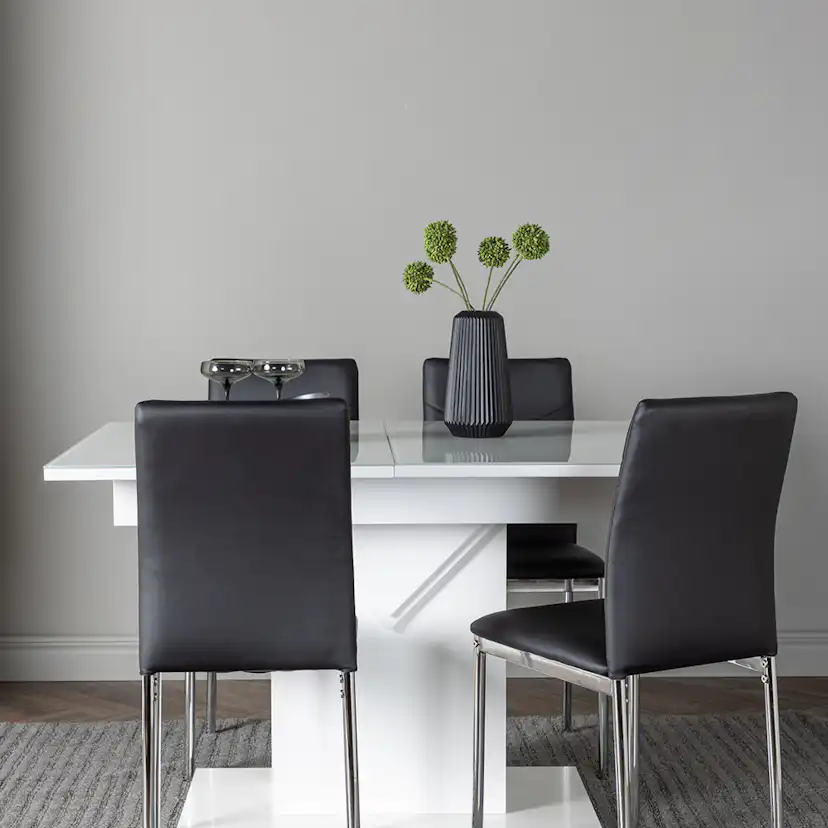 Matgrupp Venture Home Pluto med 4 Lily Stolar