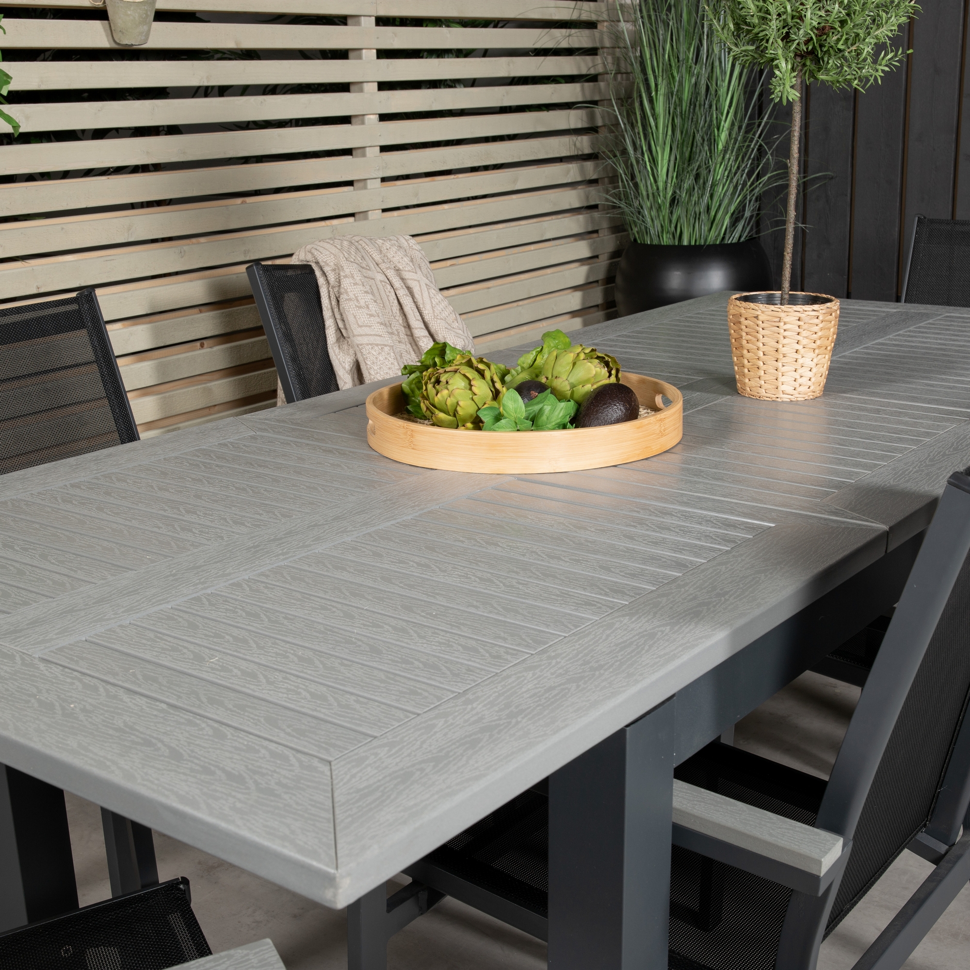 Albany Dining Table 160/240*100 - Svart Alu / Grey Aintwood+ Svart/Grå