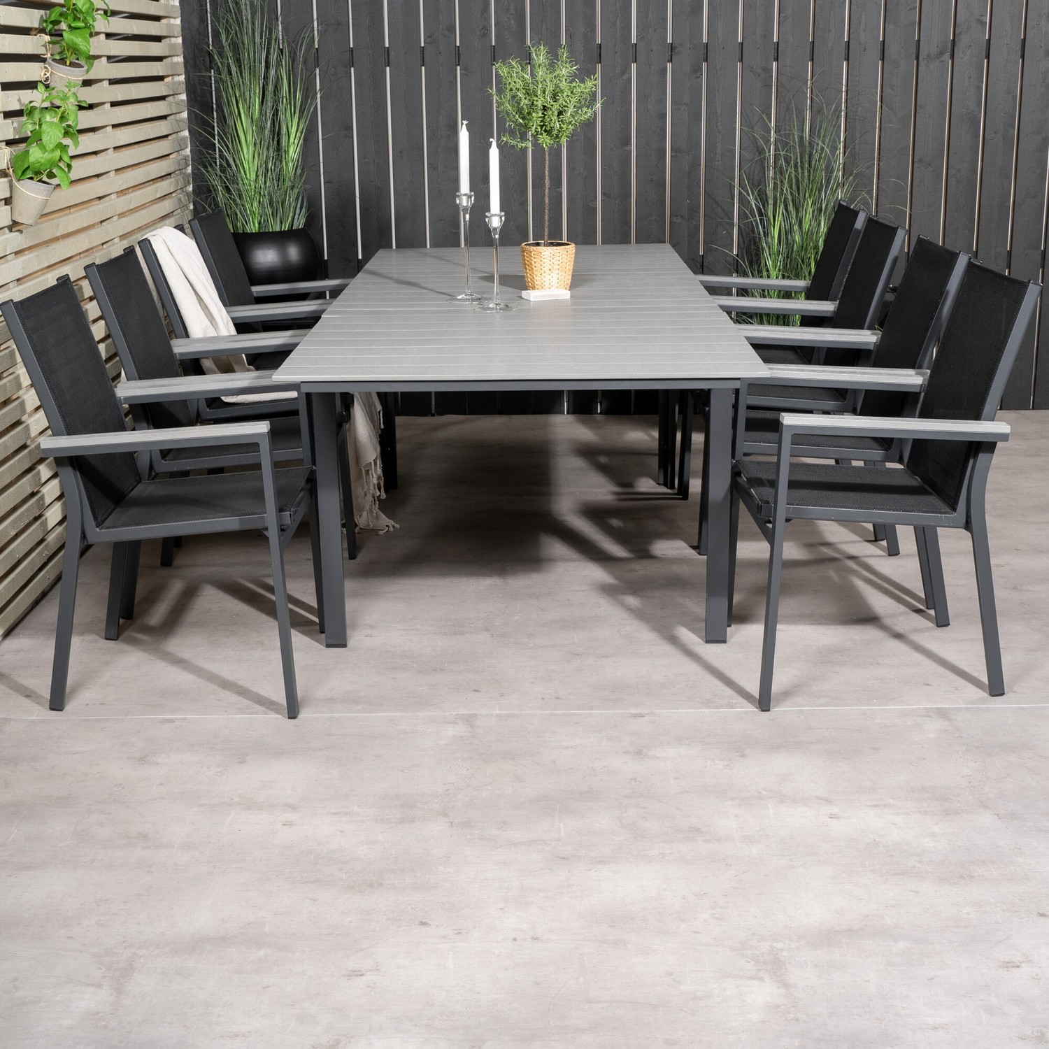 Levels bord160/240*90Svart Alu/Grå+Parma stolSvartalu/Svart8 Grå Bord med Svarta Ben, Svart Stol med Svarta Ben