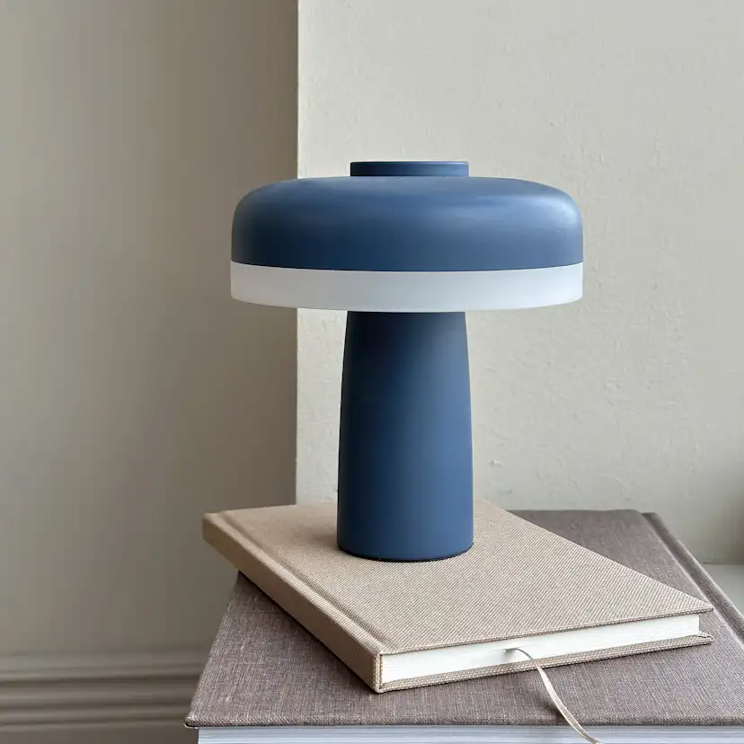 Portabel Bordslampa Dyberg Larsen Porter LED Uppladdningsbar Blå