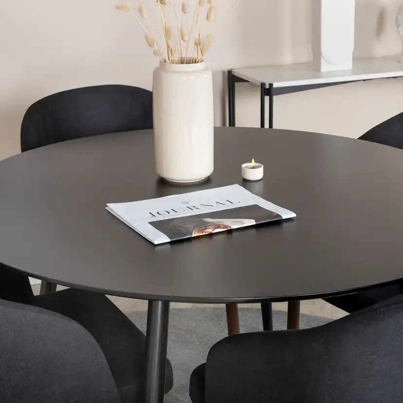 Matgrupp Venture Home Silvia med 4 Archie Stolar Runt