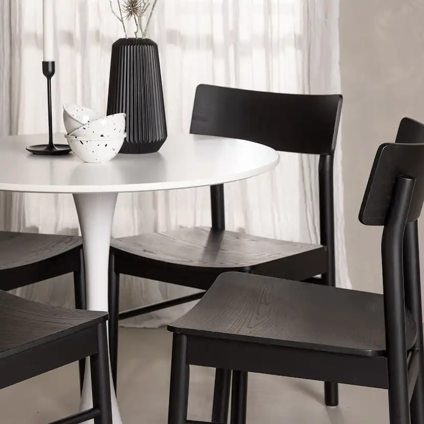 Matgrupp Venture Home Hamden Ø80 cm med 4 Montros stolar