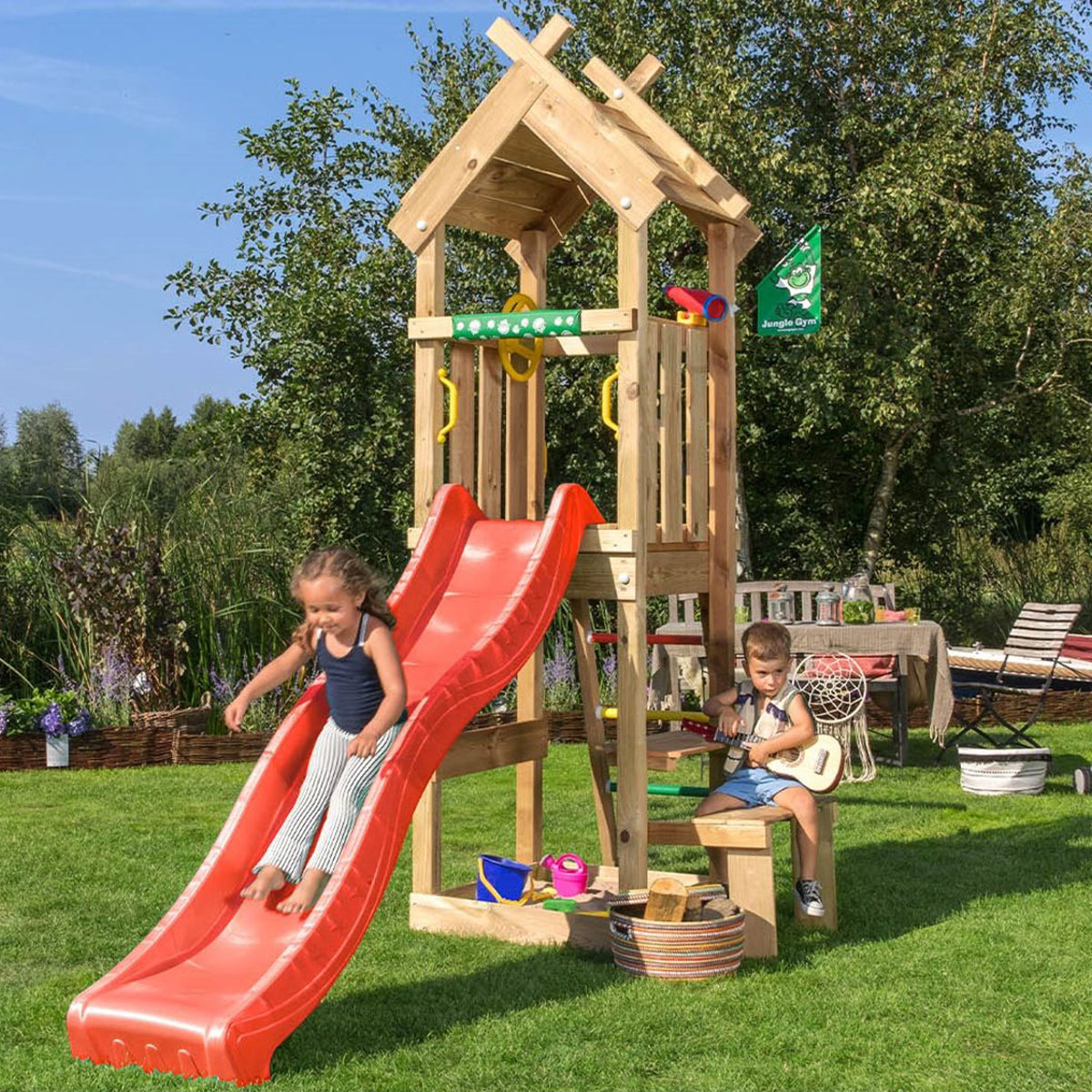 Lektorn Jungle Gym Totem Inkl Röd Rutschkana