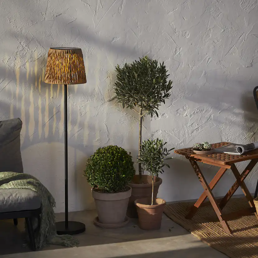 Solcellslampa Star Trading Cesta LED Golvlampa