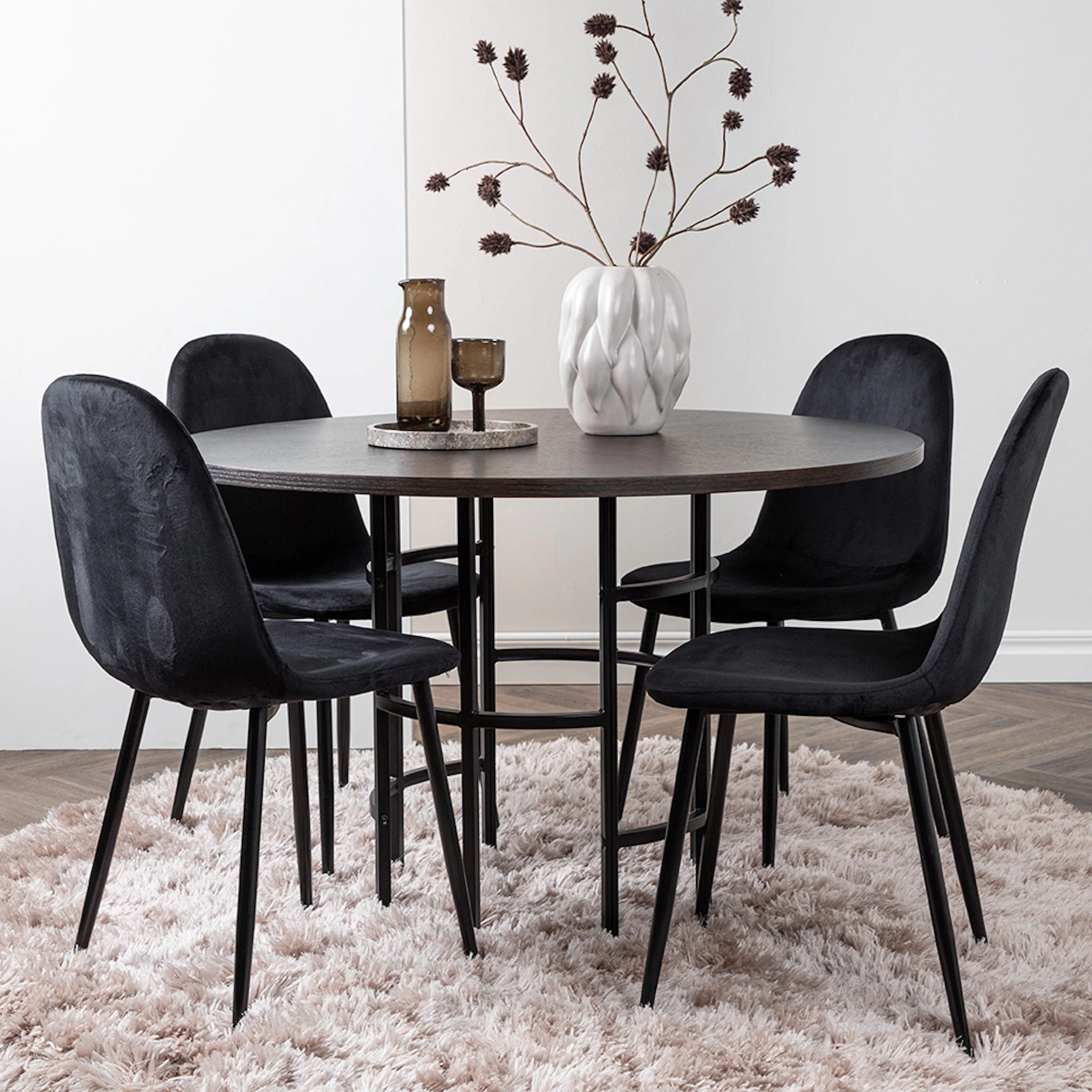 Matgrupp Venture Home Copenhagen med 4 Polar Stolar