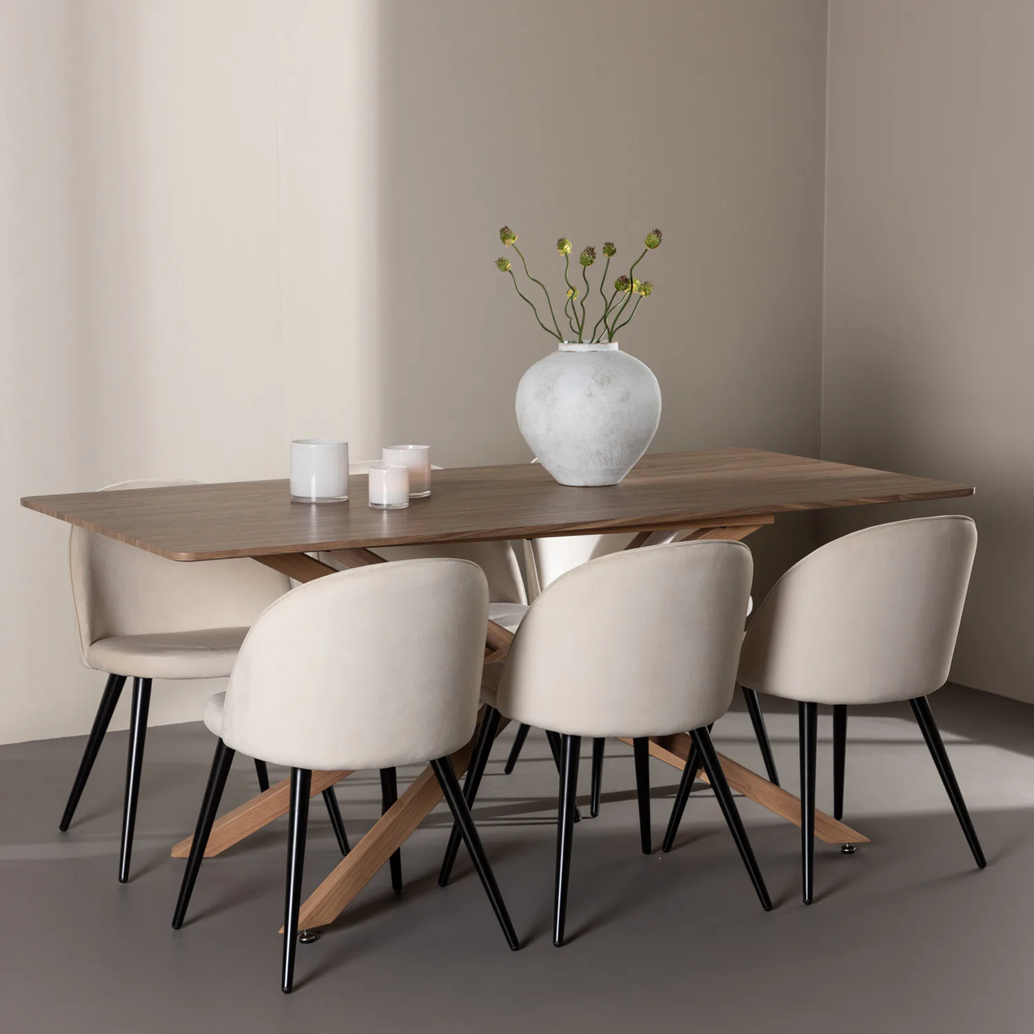 Matgrupp Venture Home Piazza 180 med 6 st Velvet Stolar