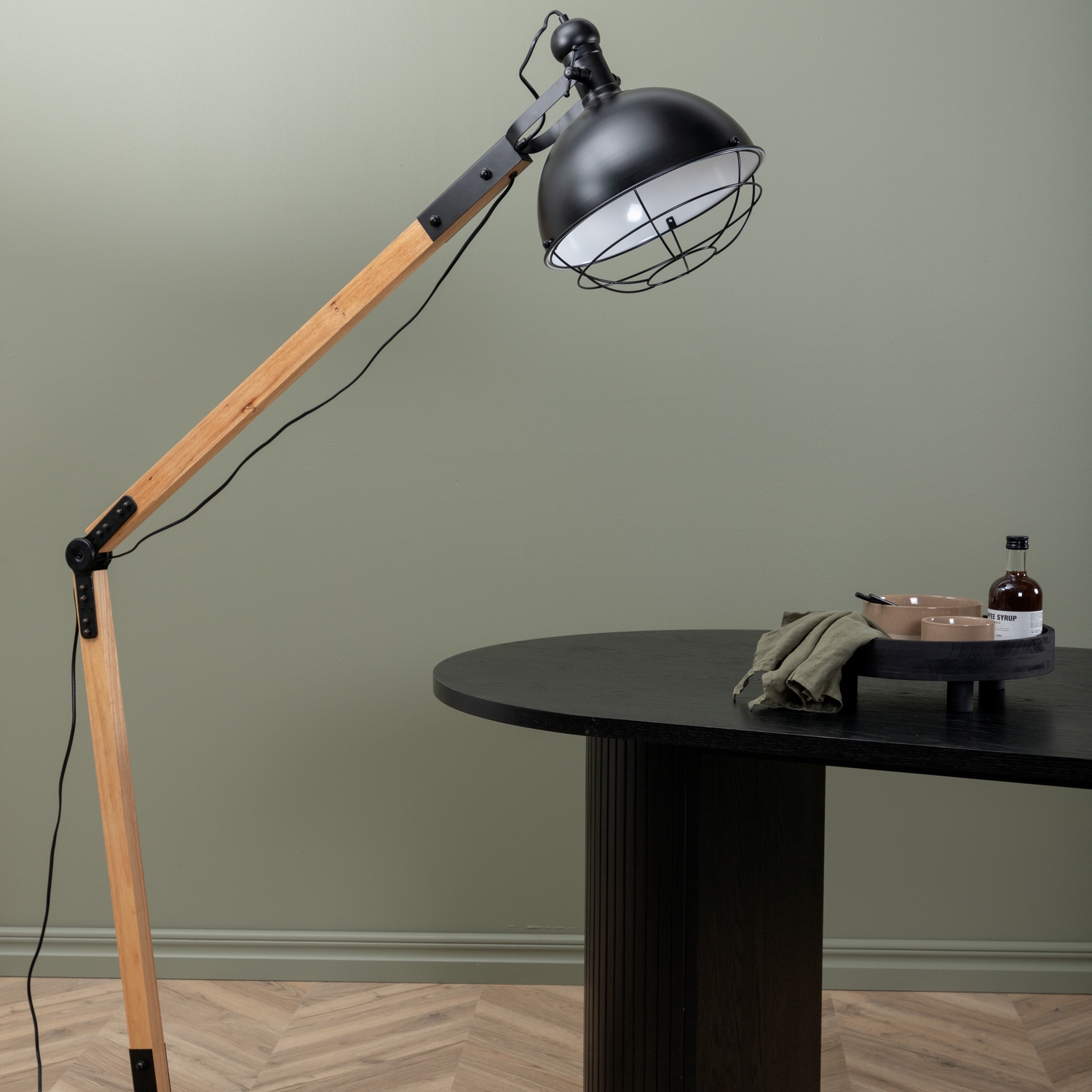 Golvlampa Venture Home Kick