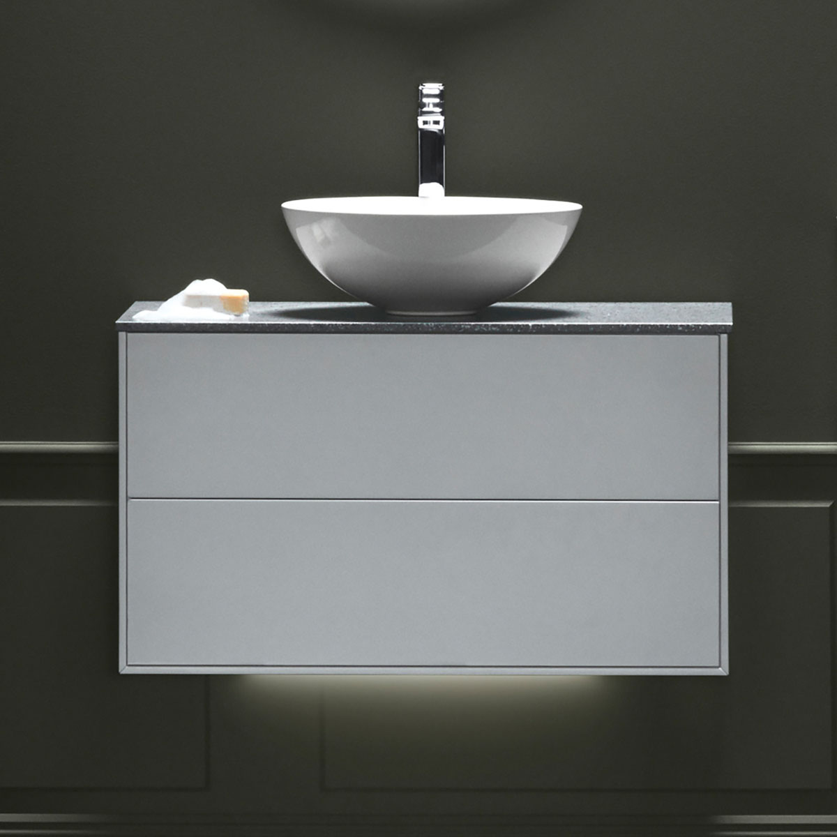 Underbelysning Hafa Store 430 Matt Aluminium Badrumslampa