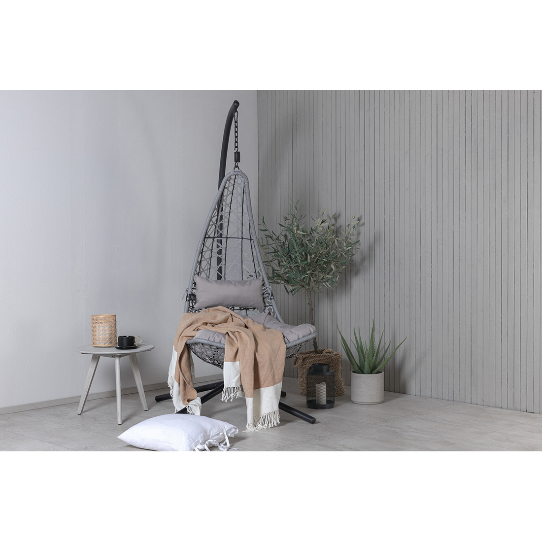 Edinburgh Hanging chair - Black frame/grey wicker/grey cushi Grå