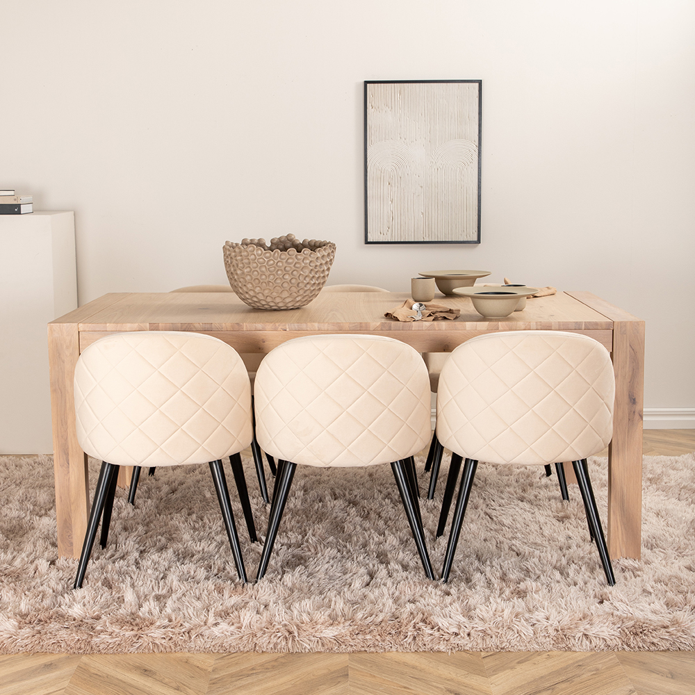 Matgrupp Venture Home Shy med 6 Valentina Stitcthes Stolar Sammet
