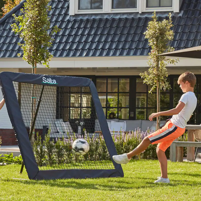 Fotbollsmål Salta Rebounder i Svart med Justerbar Vinkel 164x164 cm