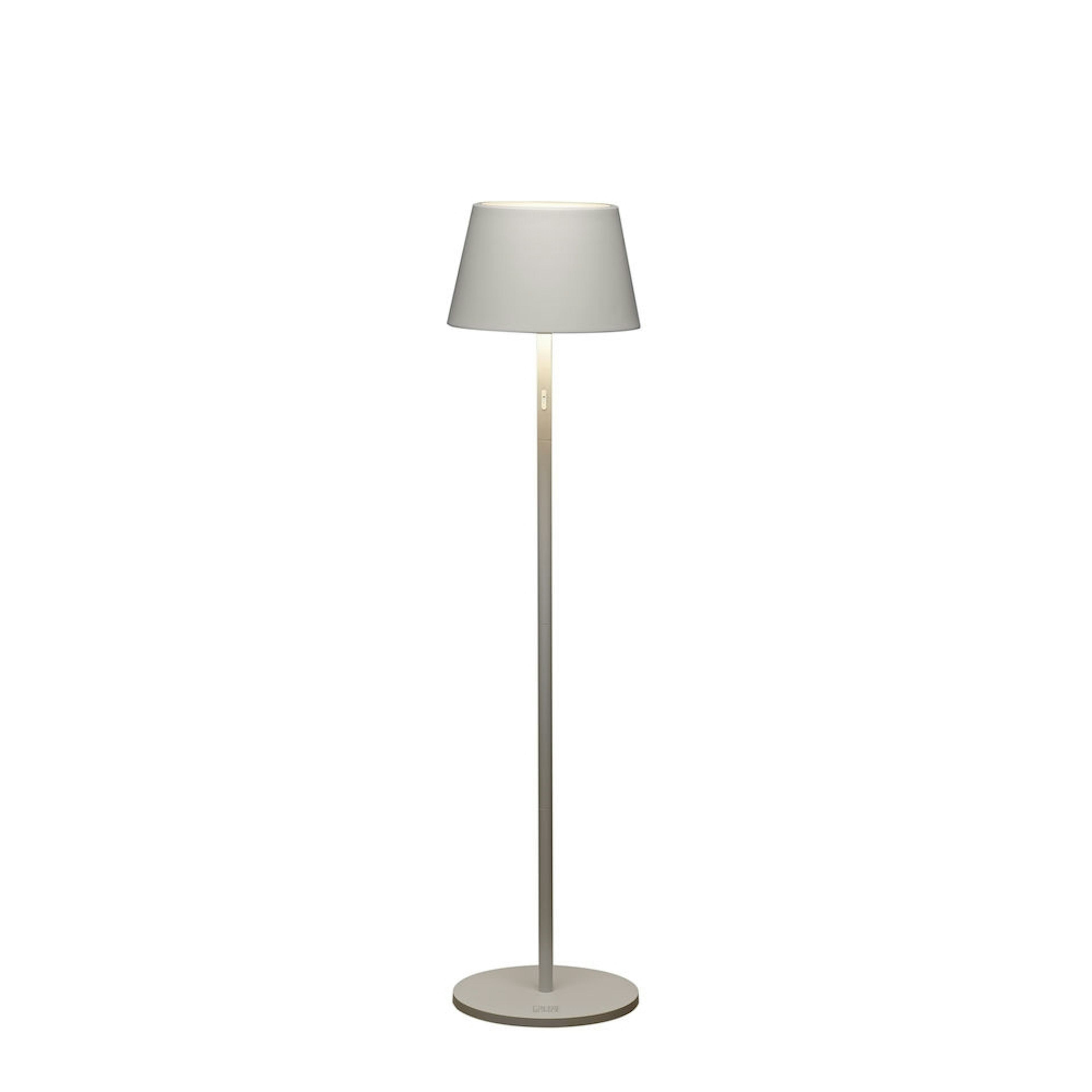 Golvlampa Gnosjö Konstsmide Pomezia USB