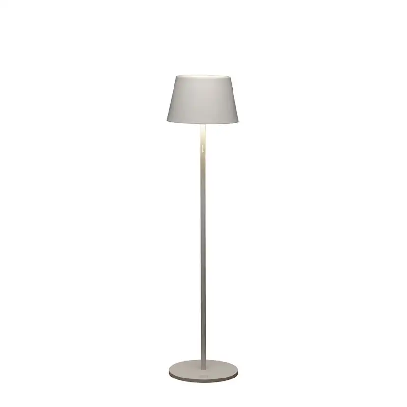 Golvlampa Gnosjö Konstsmide Pomezia USB