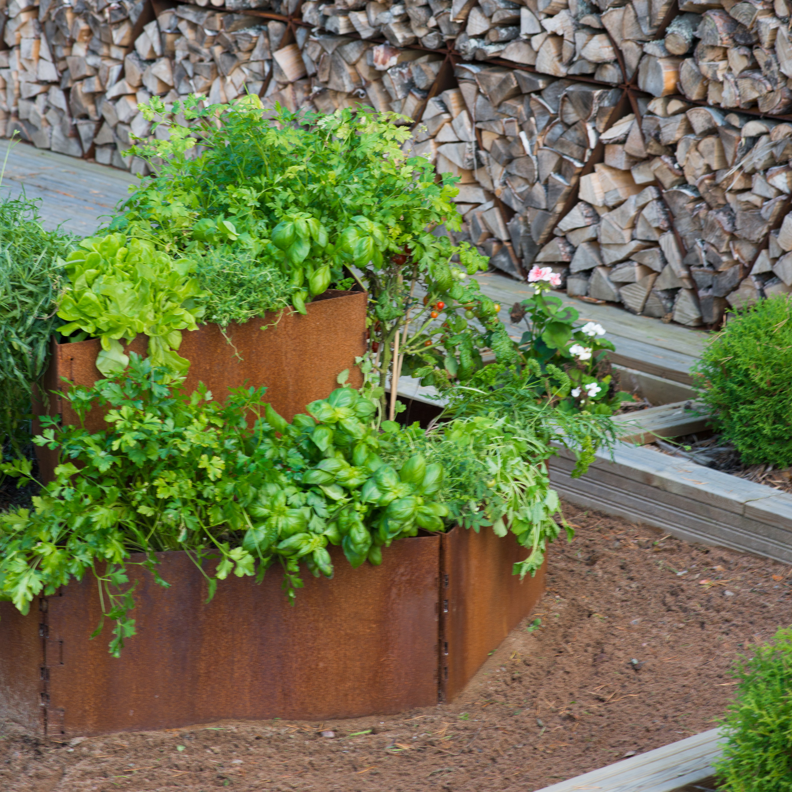 Vedförvaring Kirami Outstanding Triholdy Stål Multifunktionell Växtvägg