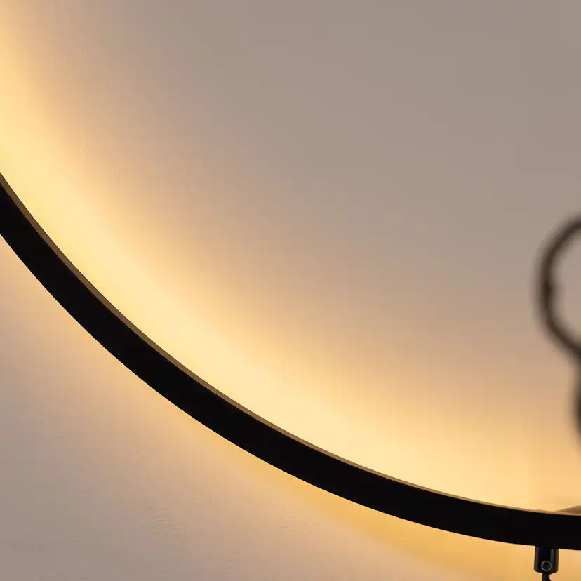 Vägglampa Vind Sörmjöle x Josefin Lustig Svart Aluminium Dimbar