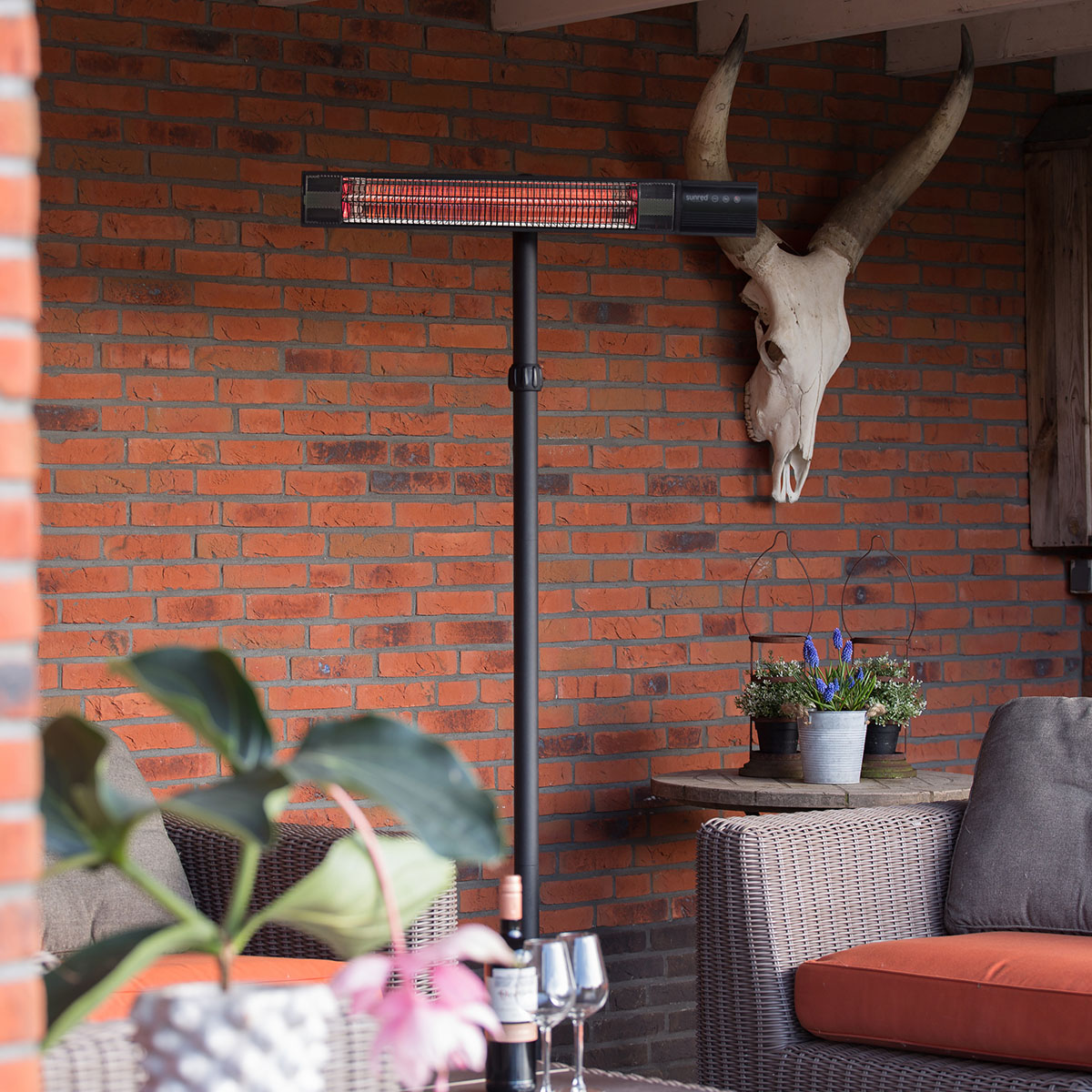 Infravärmare SunRed RD-DARK-25S Terrassvärmare, Stående Design i Svart, 2500 W