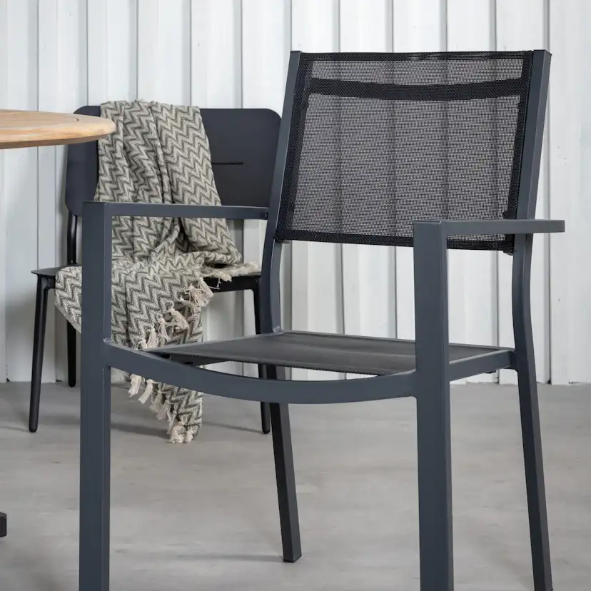 Matgrupp Venture Home Zurc med 4 Curz Stapelbara Matstolar