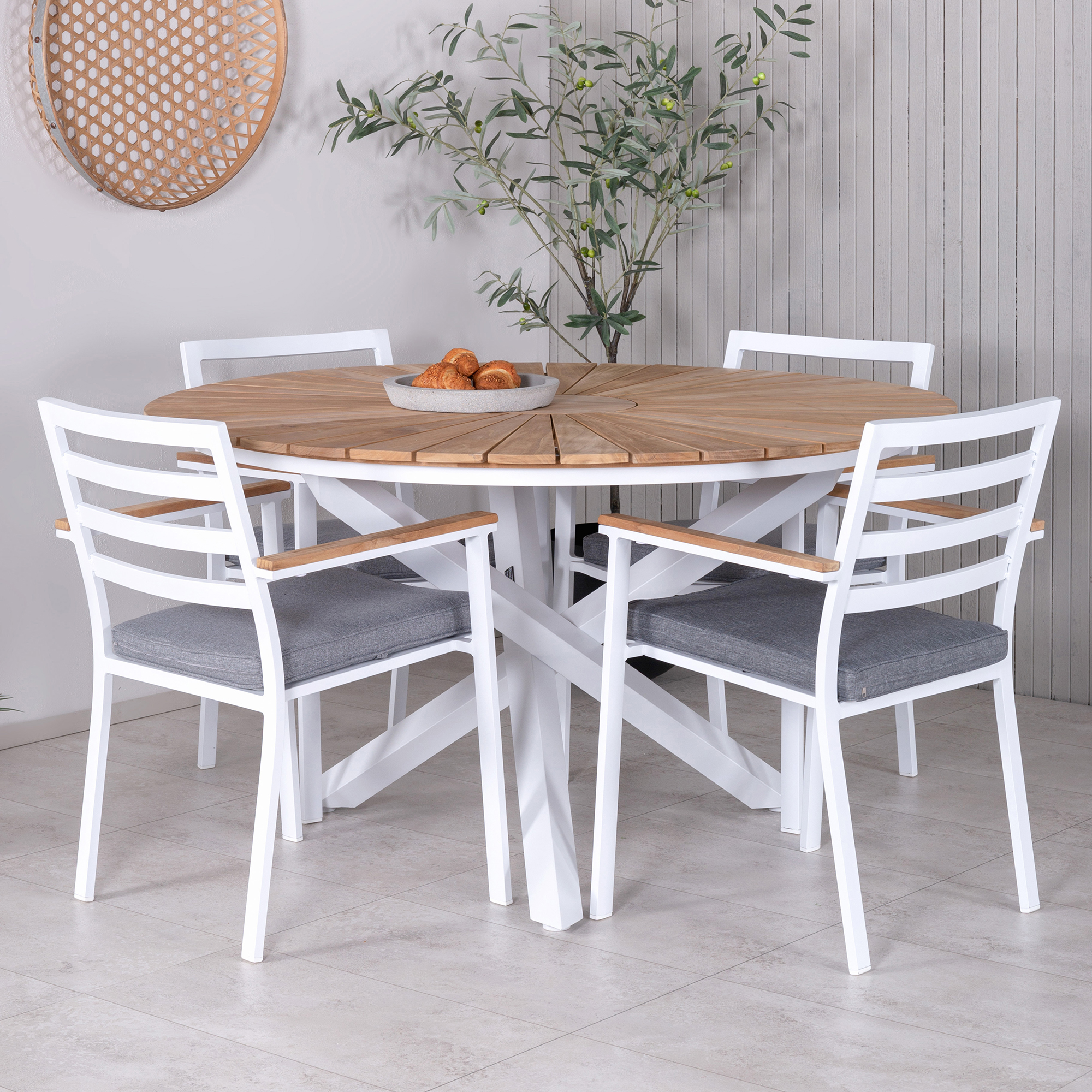 Matgrupp Venture Home Mendi Rund med 4 Bury Stolar