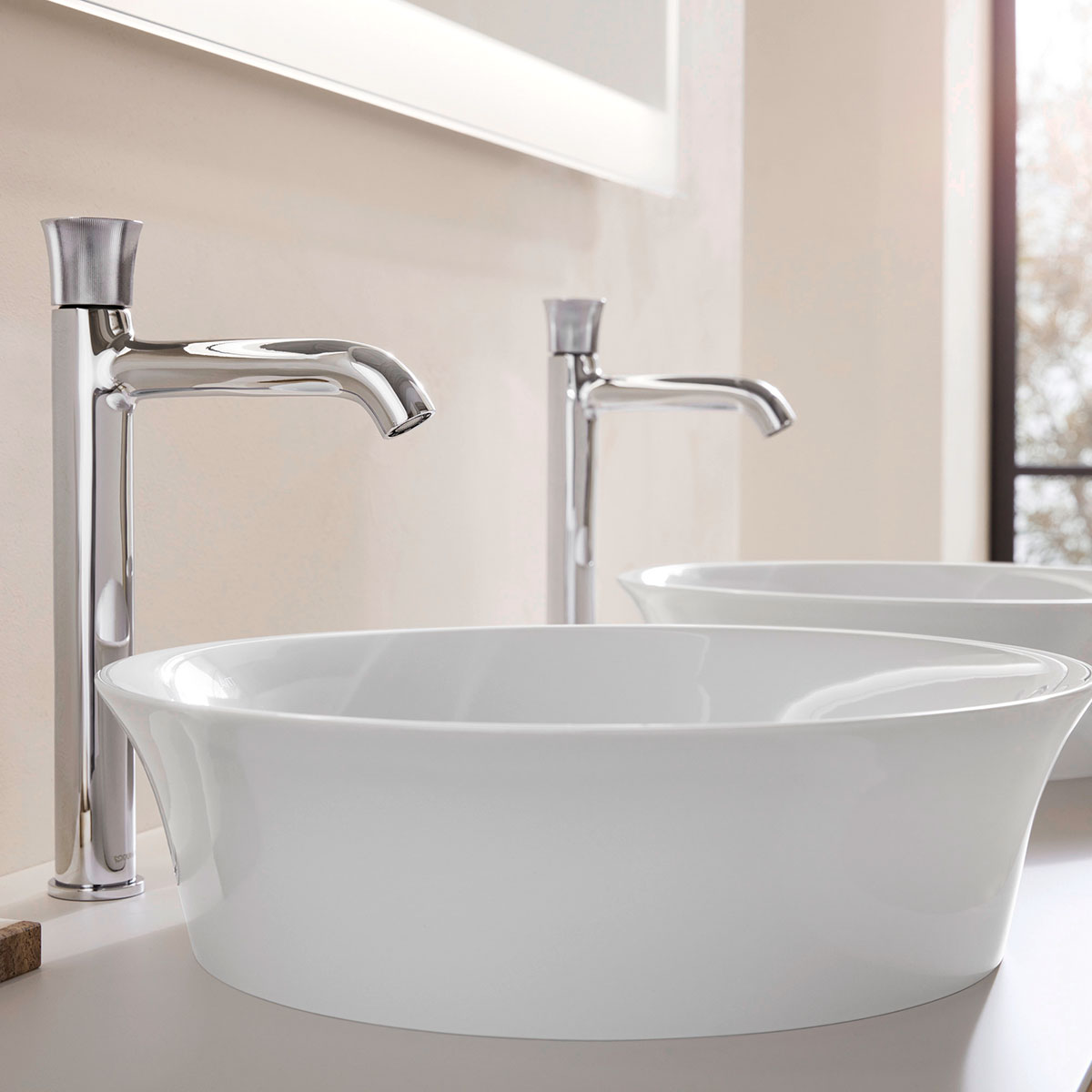 Tvättställ Duravit White Tulip för Placering på Bänkskiva Vit Högblank 430 mm
