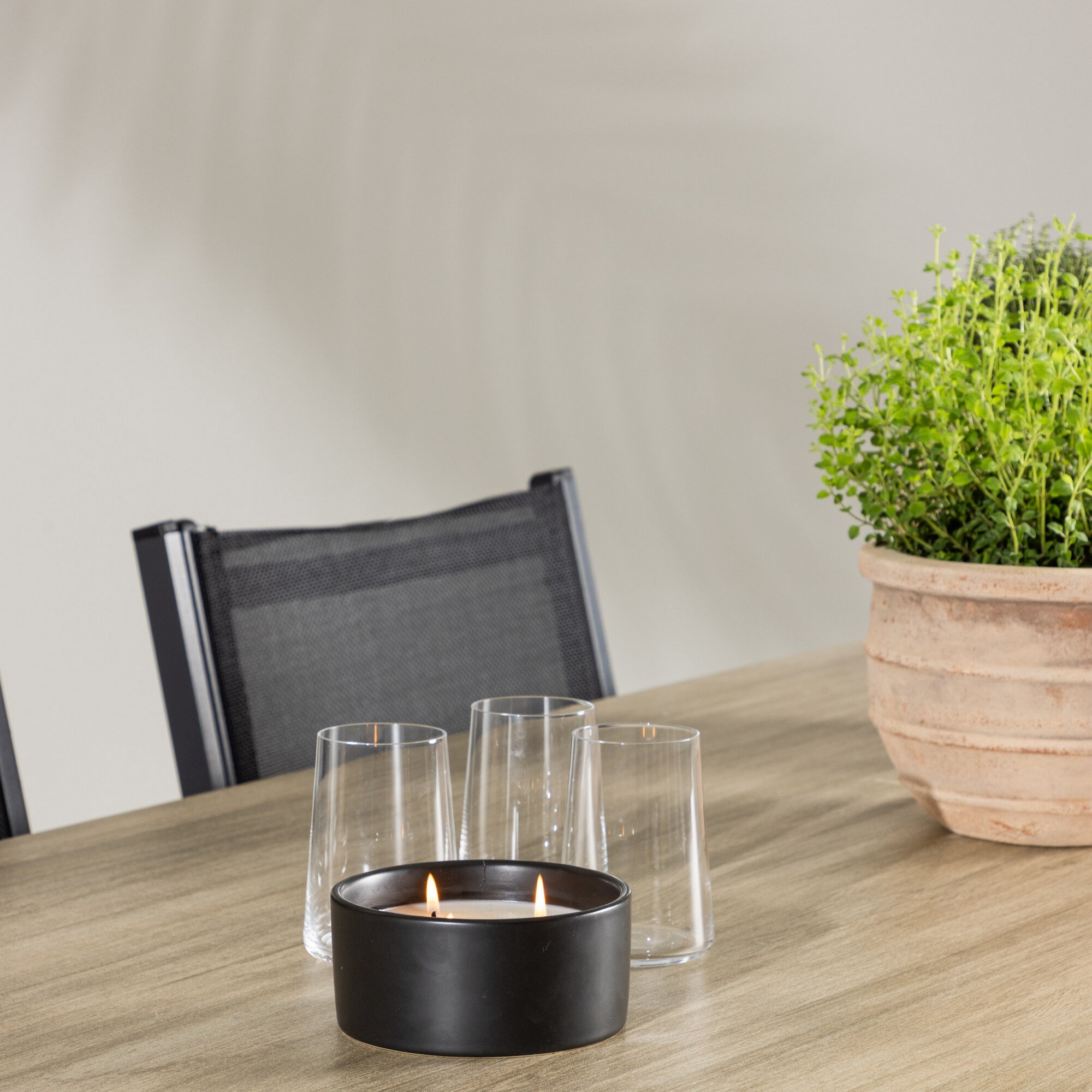 Merlo Dining Table - White/Whitewash +Copacabana Stacking Ch Trädgårdsgrupp Venture Home Merlo med 6 Copacabana Stolar