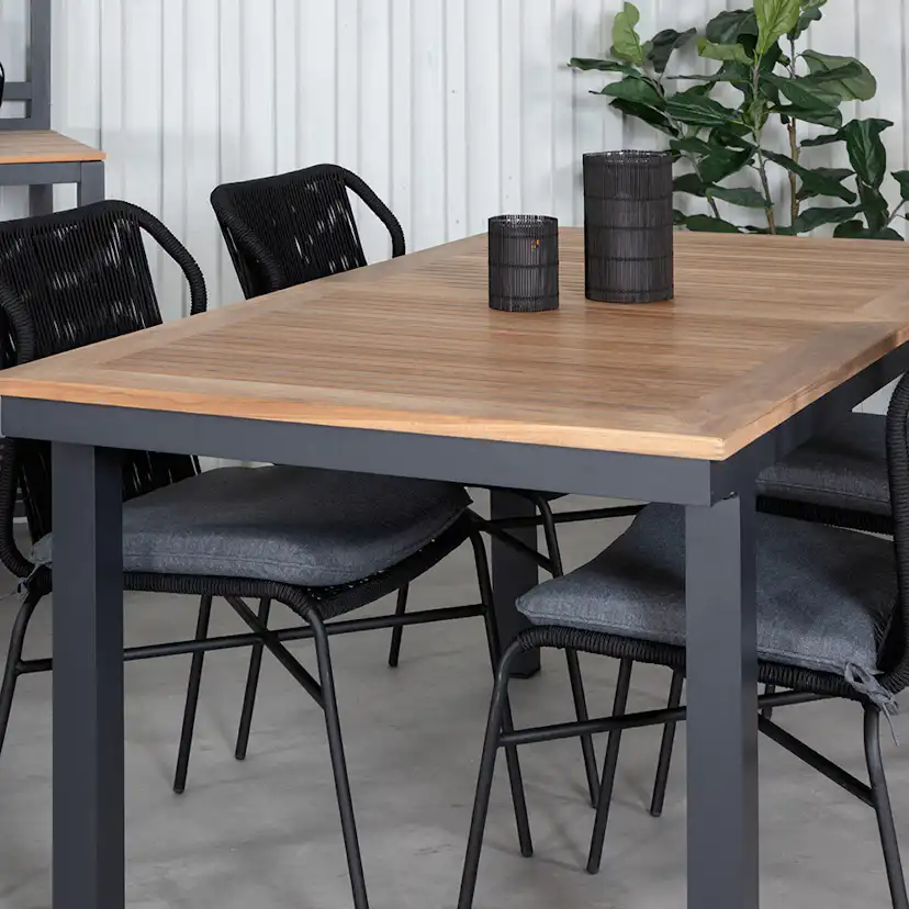 Matgrupp Venture Home Perla med 4 Jefferson Stapelbara Matstolar