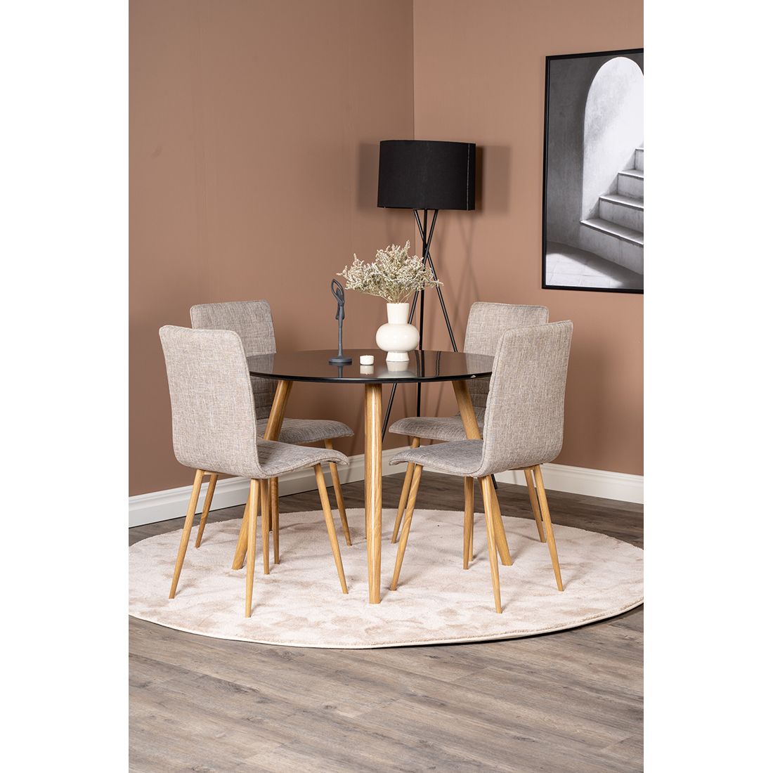 Matgrupp Venture Home Plaza Ø100 cm med 4st Windu Matstolar