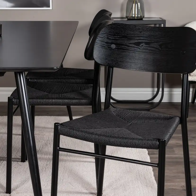 Silar Dining Table - 180 cm - Black Melamine / Black Legs +P Svart