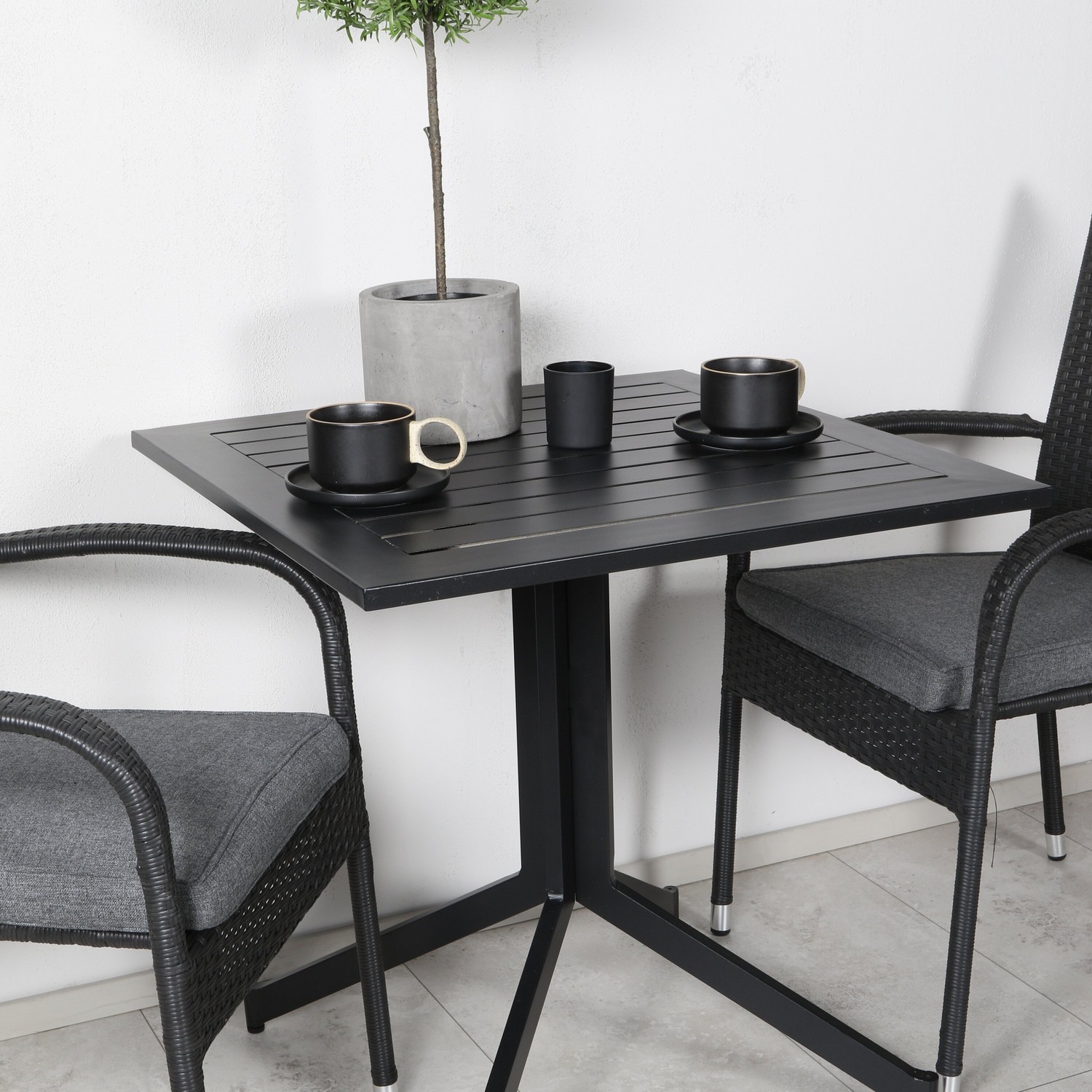 Cafégrupp Venture Home Wella med 2 Andy Trädgårdsstolar Utomhus
