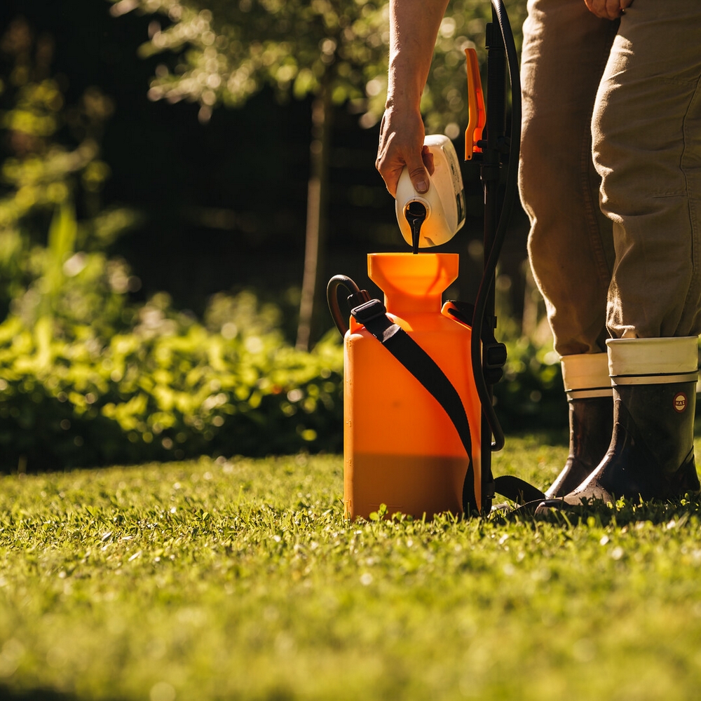 Tryckspruta Fiskars med Bärrem 5L