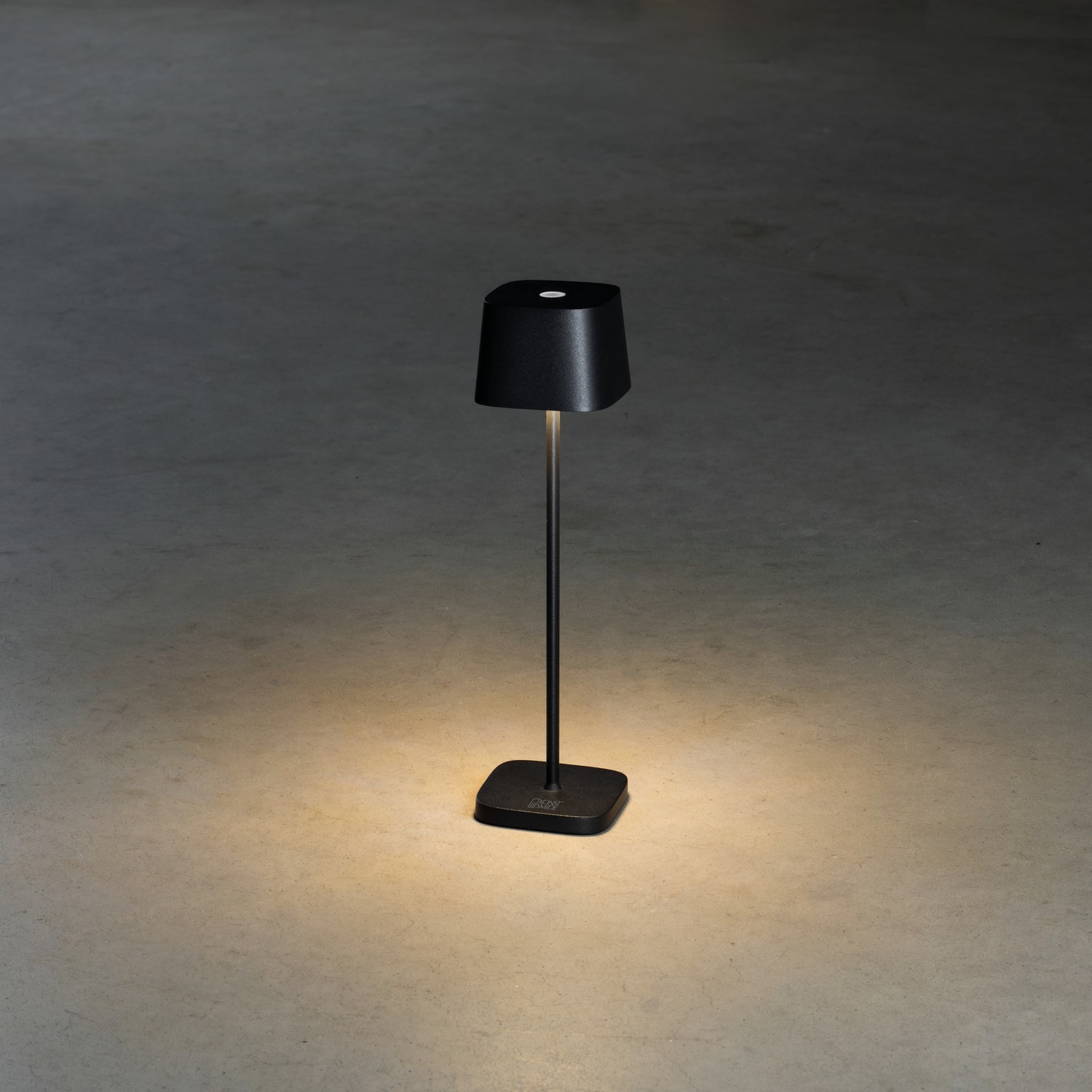 Capri mini bordsl. svart USB Svart