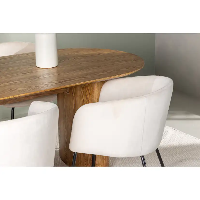 Matgrupp Venture Home Isolde med 4 Berit Stolar