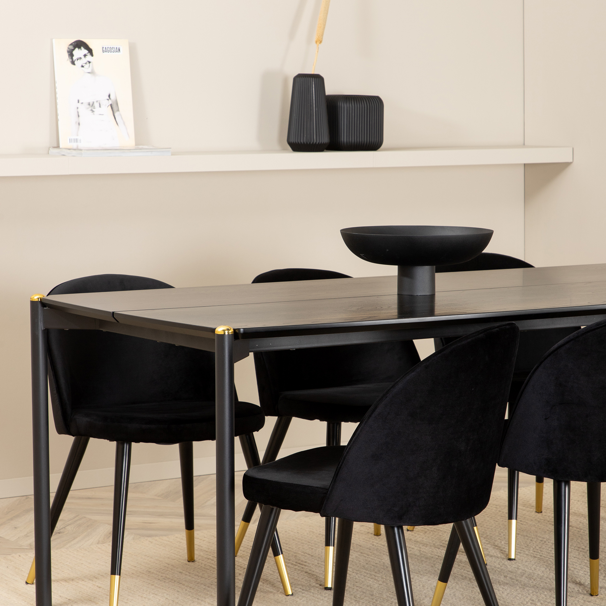 Matgrupp Venture Home Paris med 6 Valentina Stolar Sammet