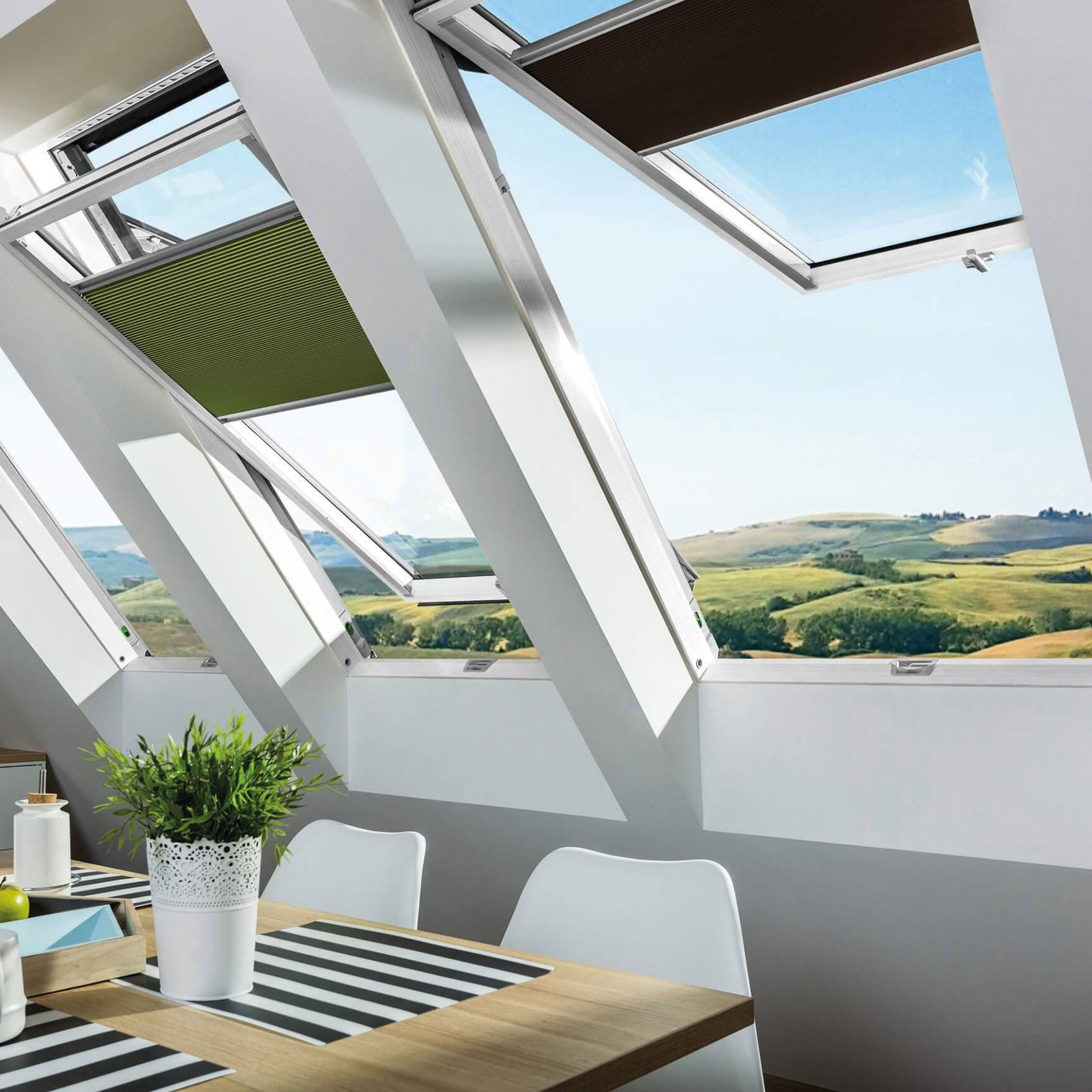 Takfönster Fakro Topp & Pivåhängt 2-Glas Lagerfört