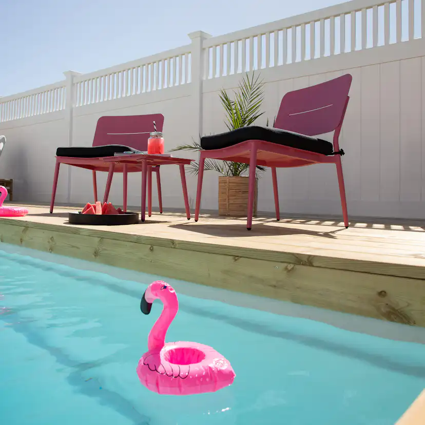 Lina lounge Chair - Pink / Black Cushion Rosa