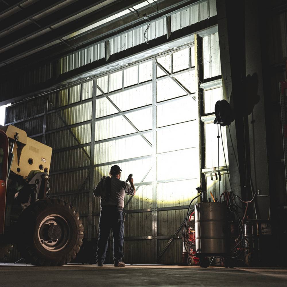 Uppladdningsbar Coast XP80R Ficklampa med PowerIQ Real-time Display 15000 lumen