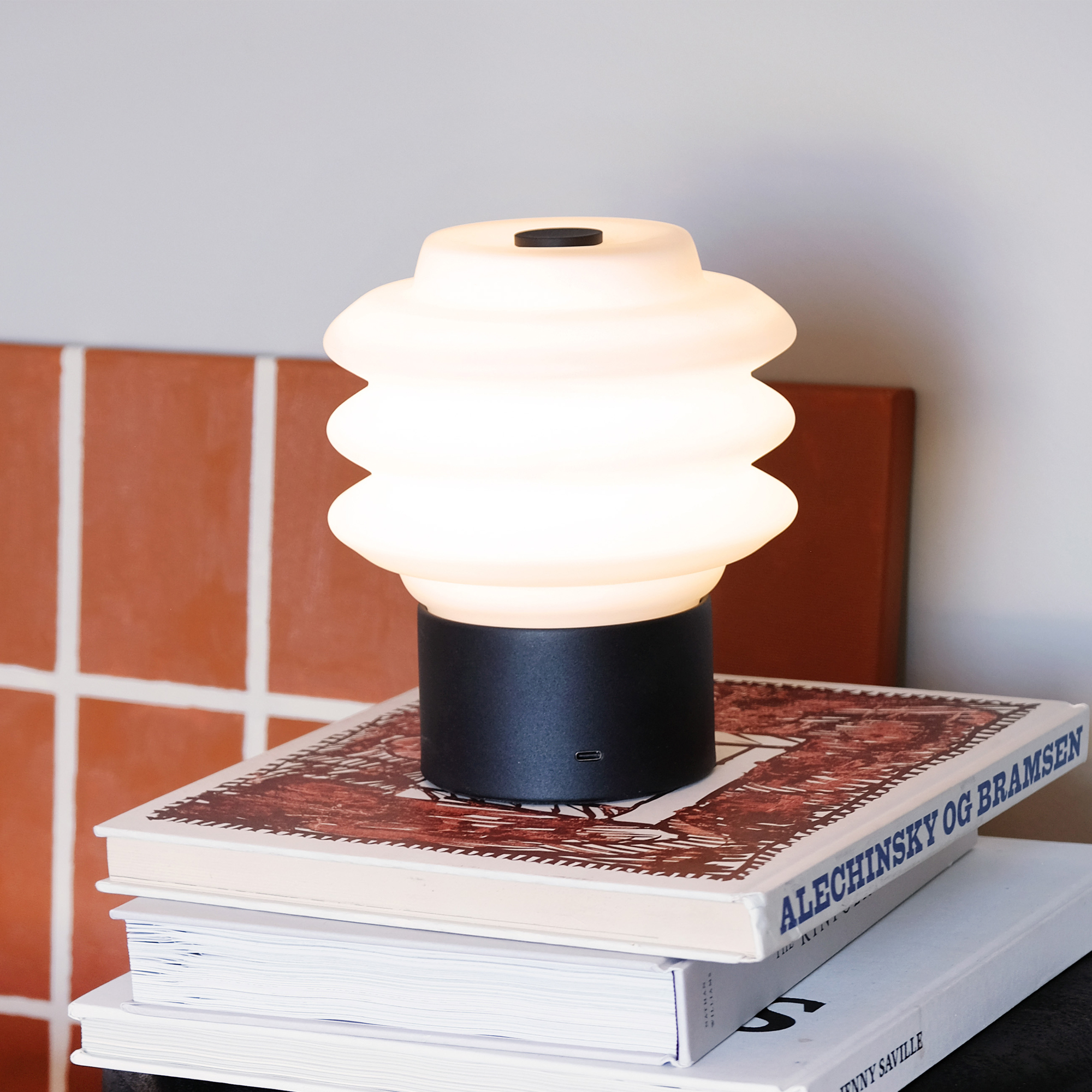 Portabel Bordslampa Dyberg Larsen Diva LED Svart/Mässing